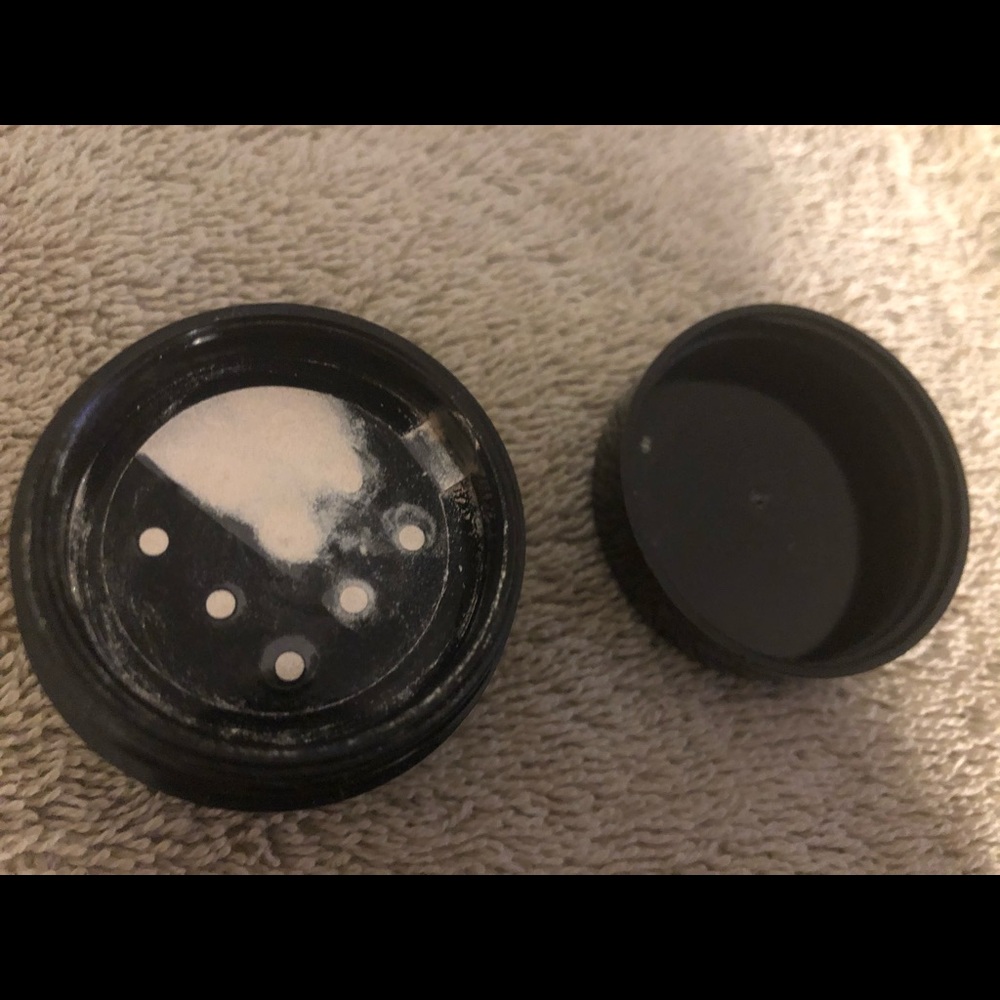 Kylie Cosmetics ultra glow in Santorini